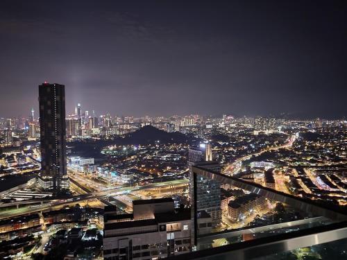 Ekocheras loft link bridge MRT 24h self check in