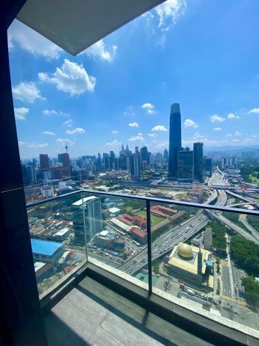 TOP FLOOR 3BR apartment in KL for 6Pax - Tap to explore photos