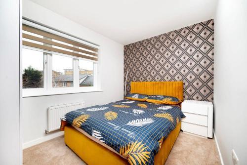 Chic and Spacious 3BR Family Home with Garden - Tap to explore photos