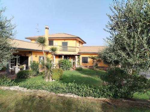A Casa di Mery - Appartamento in Villa con piscina - Tap to explore photos