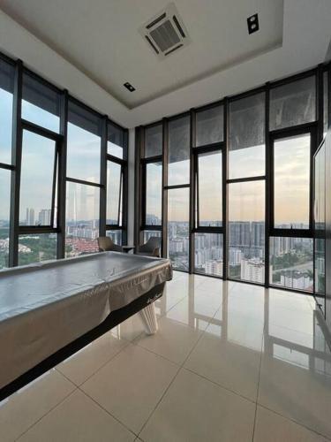 Perfect fully furnished loft for ladies or couples - Tap to explore photos
