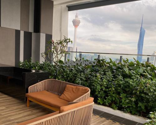 The Luxe - KLCC View - 3 pax Balcony at 41 floor - Tap to explore photos