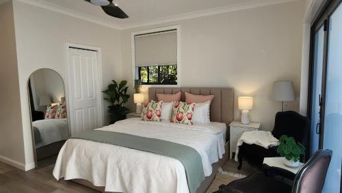 Little Lux at The Grove Room Type - Deluxe King Room