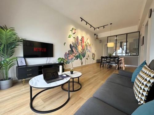Trion KL High floor Corner Unit Free Parking Near TRX KL Centre and MRT - Tap to explore photos