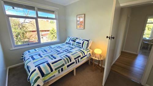 City Escape - Peace at Elsternwick - Tap to explore photos
