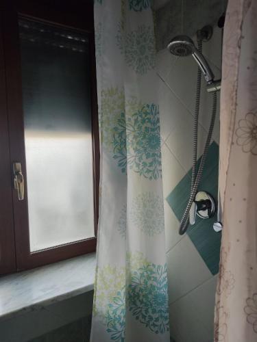 Stanza singola con bagno personale - Tap to explore photos