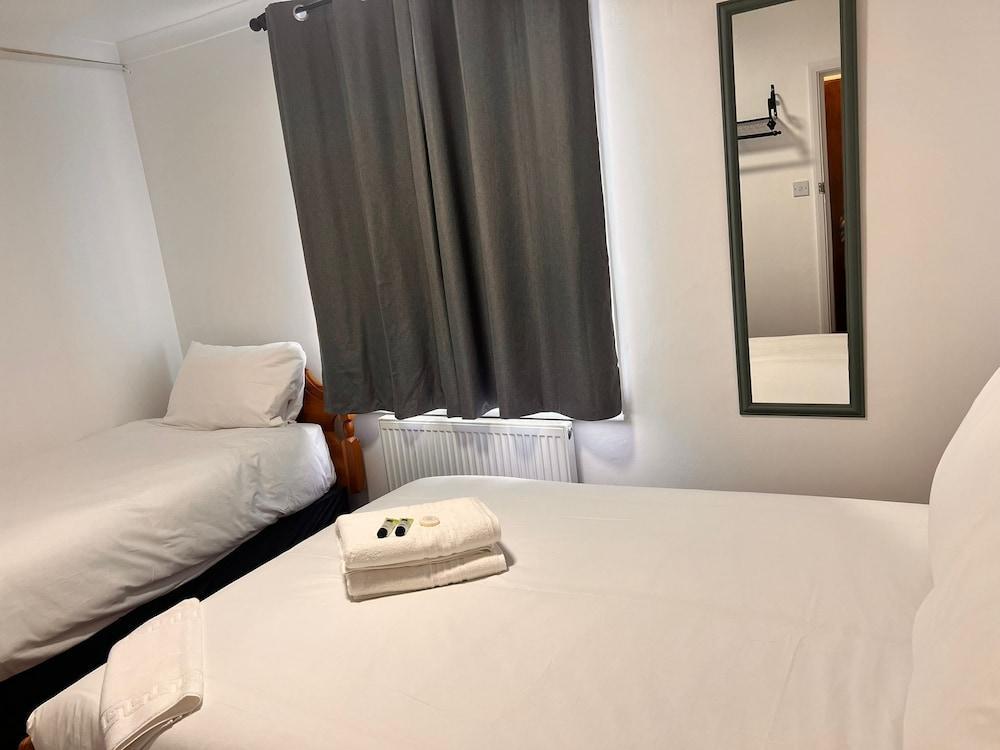 ROMANY HOUSE HOTEL Room Type - Family Room