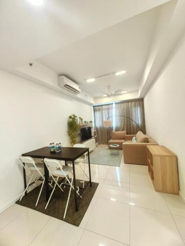 Chambers Residence KLCC By Purple Orchid - Tap to explore photos