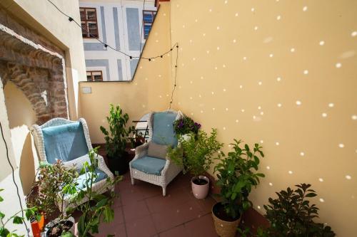Women's Only Hostel - Female Only Room Type - Female Bunk Bed in 18-Bed Dormitory Room  