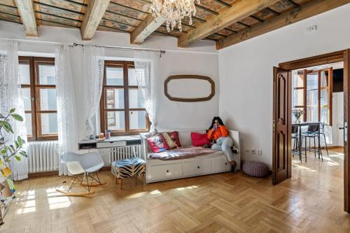 Women's Only Hostel - Female Only - Tap to explore photos