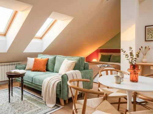TurnKey I Antonin Dvorak Apartments Room Type - Standard Studio