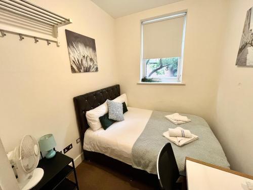 Metropolitan Coziness Private Bedrooms in Euston Station 161 - Tap to explore photos