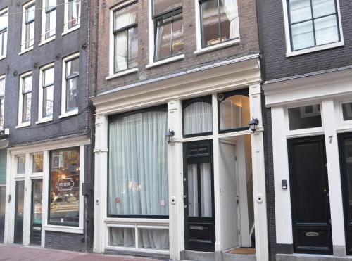 Artist House Amsterdam - Tap to explore photos