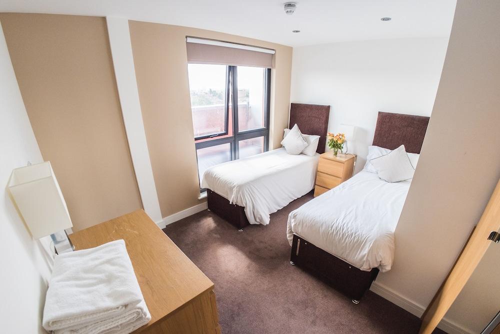 Ilford Tower Apartments Room Type - Apartment, Private Bathroom, City View (3 Bedroom Apartment)