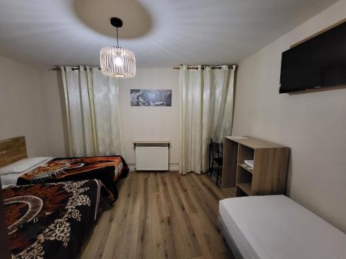 HOTEL IN PARIS Room Type - Double Room with Private Bathroom