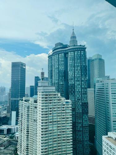 Vortex suites klcc by Yashrib - Tap to explore photos
