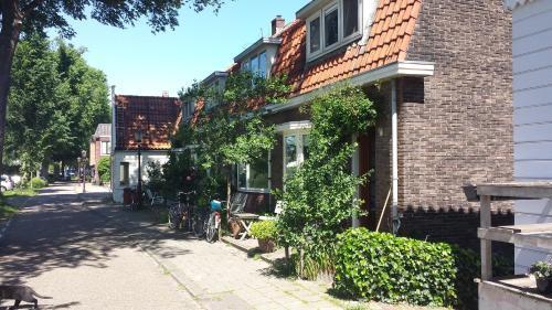 Family House Amsterdam - Tap to explore photos