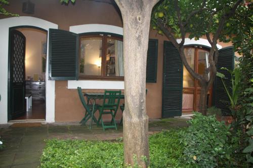 The Palatine Garden Apartment