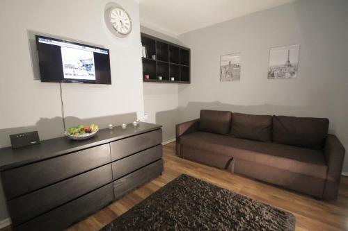 Molesey Apartments - Tap to explore photos