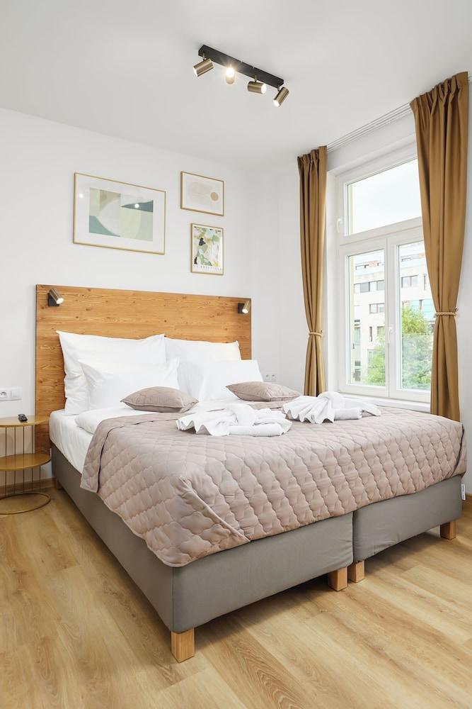 Residence 44 Room Type - Standard Studio, City View