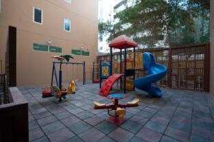 Al Liwan Residence - Tap to explore photos