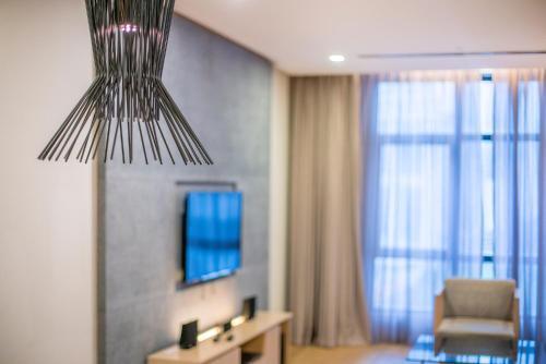 188 Suites KLCC by CoBNB - Tap to explore photos