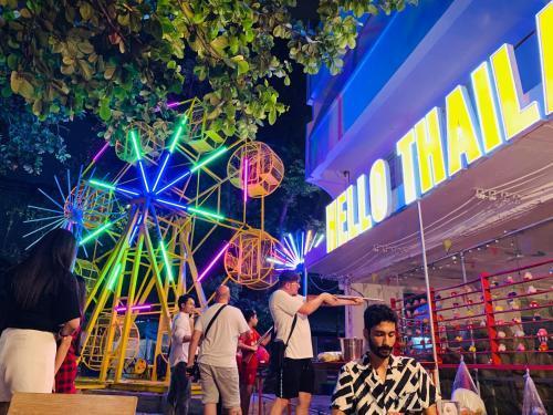 Easy Sunday Khaosan Bangkok - Tap to explore photos