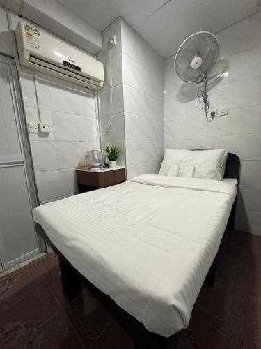 Mandarin Guest House - Tap to explore photos