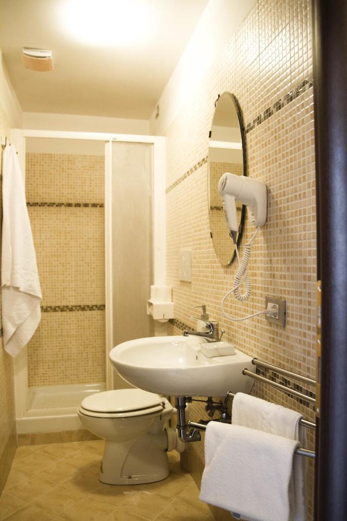 Mosaic Central Guest House - Tap to explore photos