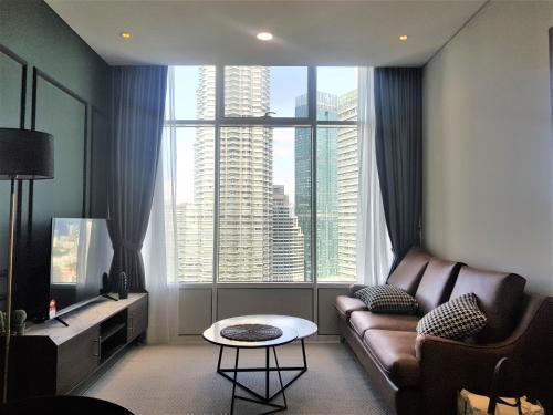 Sky Suites KLCC by Asiapex - Tap to explore photos