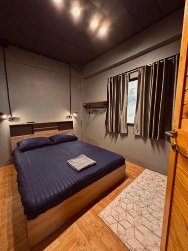 Hostel Friends Station & Cafe Room Type - Budget Double Room
