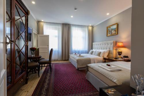 SlaBur Residence Room Type - Executive Triple Room