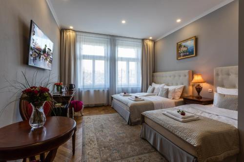 SlaBur Residence Room Type - Superior Triple Room 2