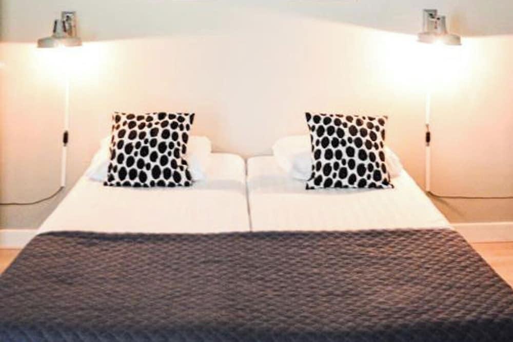 Kooyk Hotel Room Type - Triple Room, Shared Bathroom