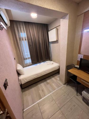 Okur Otel - Tap to explore photos