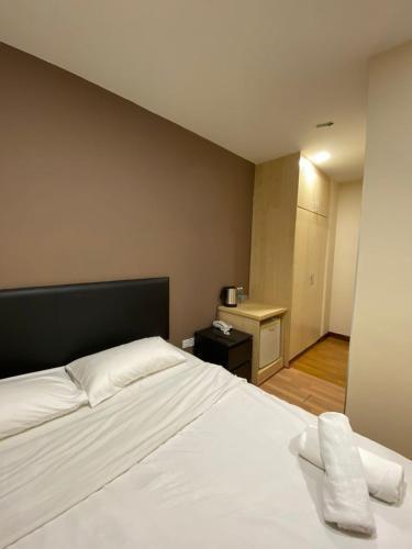 Hotel Ambassador @ Bukit Bintang Room Type - Superior King Room