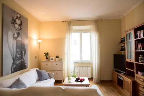 Chat&Chill Vatican Apartment - Tap to explore photos