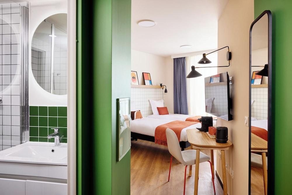 Hife Paris Issy Room Type - La Room Premium