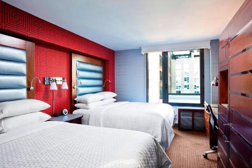 The Chelsean New York Room Type - Guest room, 2 Queen, Corner room