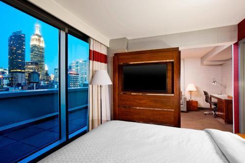 The Chelsean New York Room Type - Chelsea Suite, 1 Bedroom Suite, 1 King, Sofa bed, Top floor