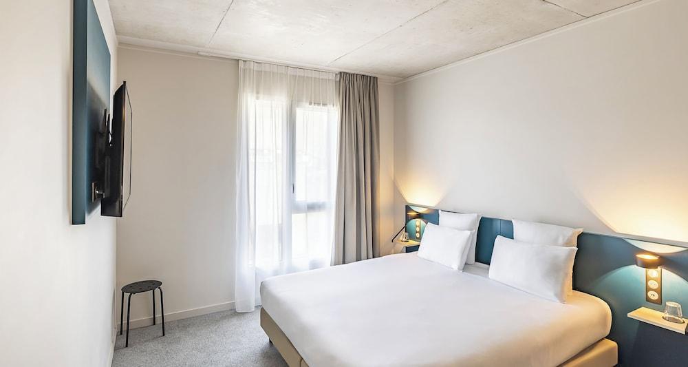 BEST WESTERN 11BAUER PARIS SAINT-OUEN Room Type - 1 King Bed, Non-Smoking, Standard Room, Twin On Request BEST WESTERN 11BAUER PARIS SAINT-OUEN Room Type - 1 King Bed, Non-Smoking, Standard Room, Twin On Request