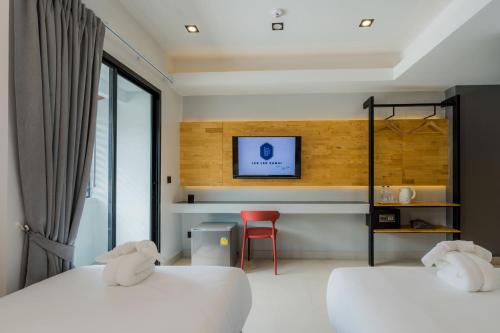 Lek Lek Samui Room X Coffee Bar - Tap to explore photos