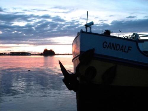 Hotelschip Gandalf - Tap to explore photos