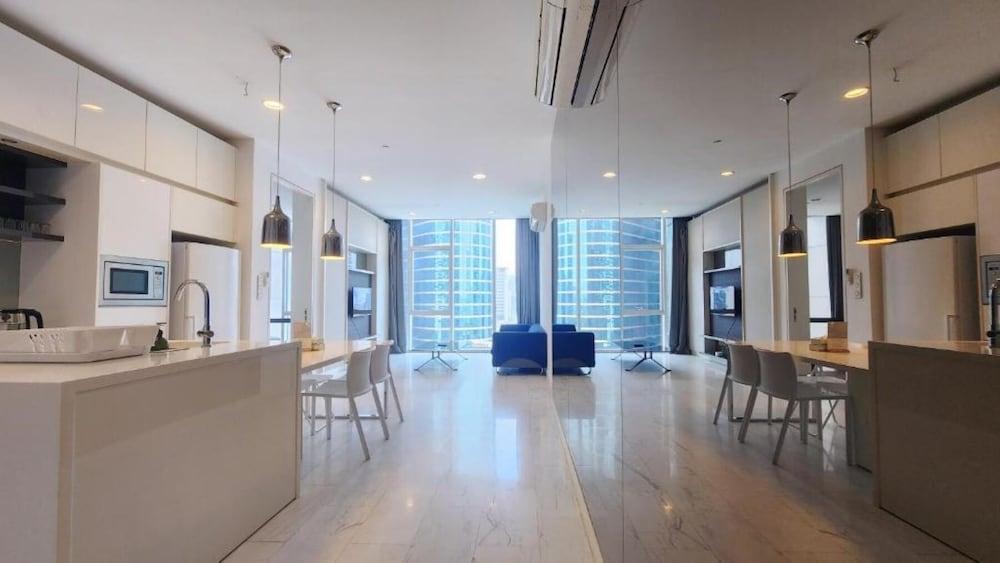 The Platinum Suites KLCC by Moonlight Room Type - Family Apartment, 2 Bedrooms, Kitchen, City View