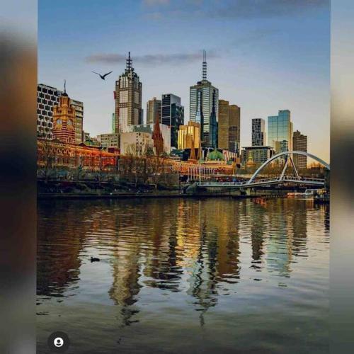 D111 Special Melbourne retreat - Tap to explore photos