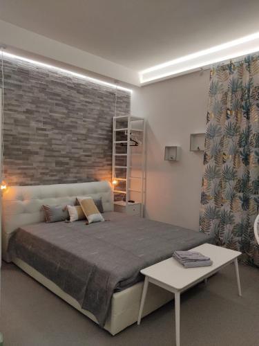 Alice's Studio Room Type - Studio Apartment