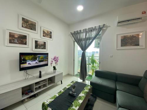 TR Residence 3R2B Serviced Apt 5-6pax HKL,IJN,PWTC KL - Tap to explore photos