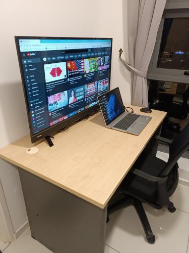 S27- Bukit Bintang Robertson 3BR Suite with Netflix - Tap to explore photos