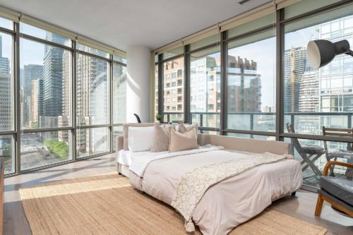 Large 2BR on Bay Street 4 Beds with Balcony - Tap to explore photos