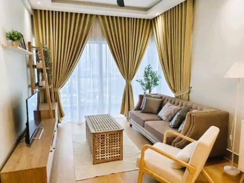 Rosaz Homestay, KLCC View 3R at Razak City Residence - Tap to explore photos